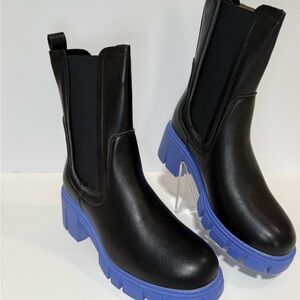 Tinstree Black Chelsea Boots Blue Lug Sole Platform Size 7